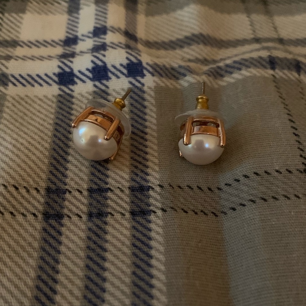 ♠️ Kate Spade ♠️ Pearl earrings!!!